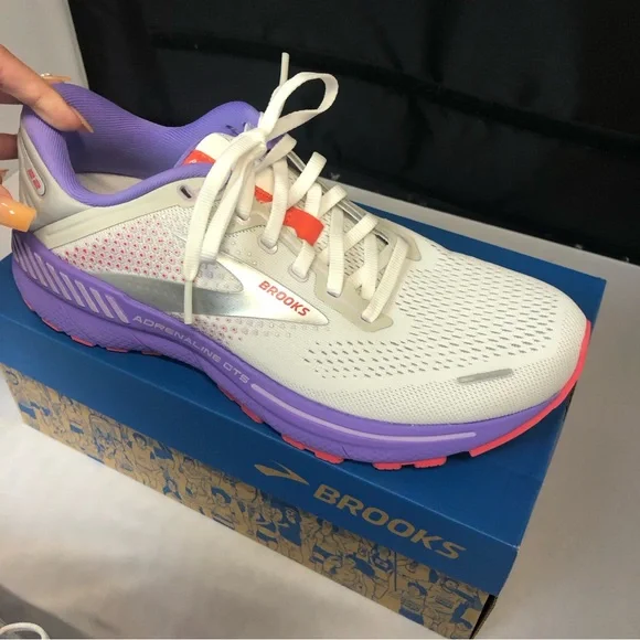 NIB Brooks Adrenaline GTS 22 purple and white tennis shoes multi size - Picture 6 of 9